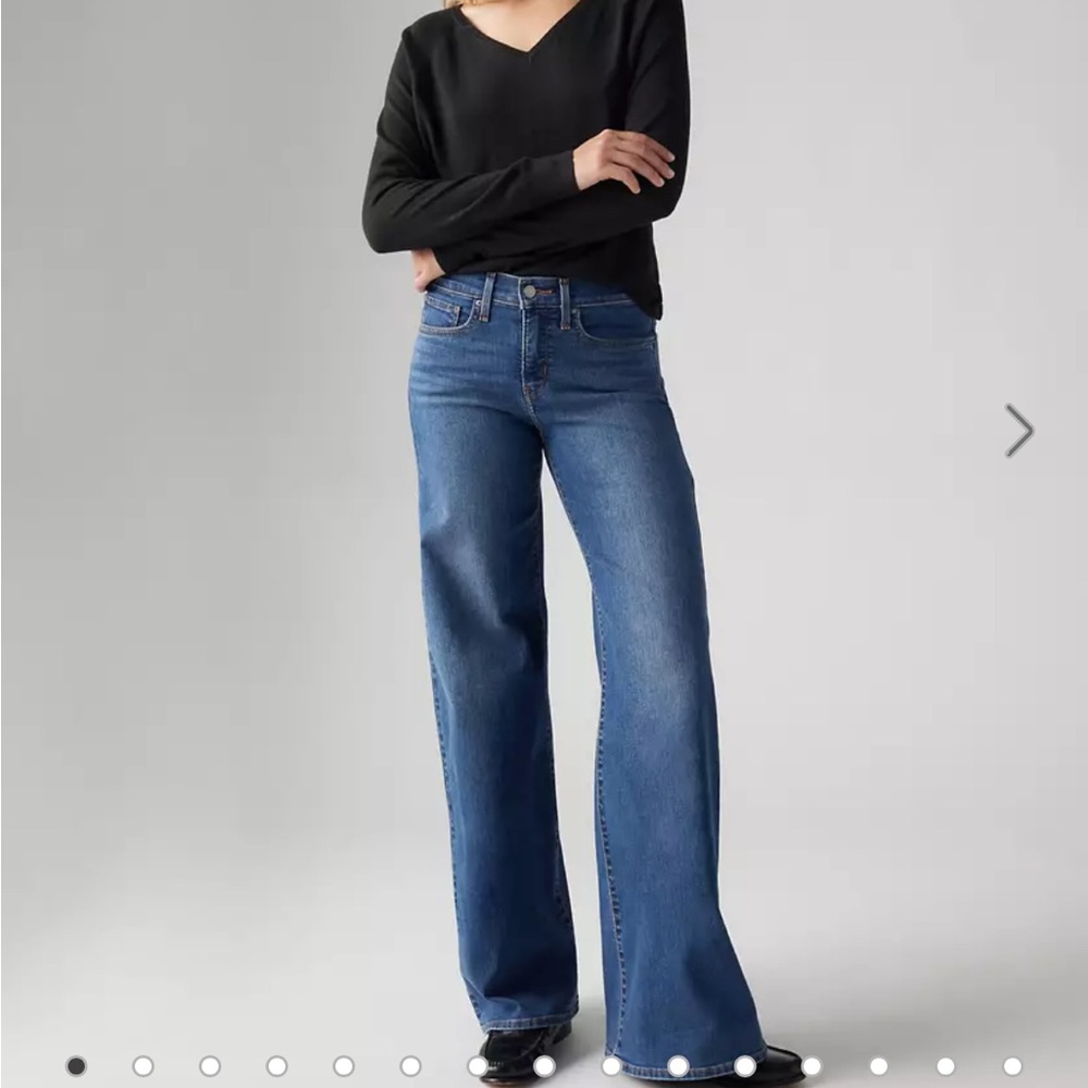 Levi's 318 Shaping Wide Leg Jeans